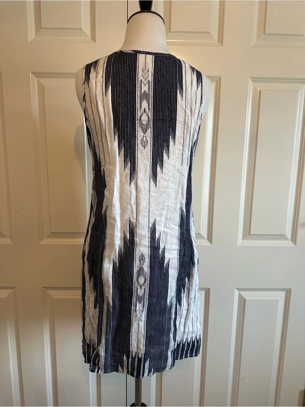 Linen Cynthia Rowley Sleeveless Navy and White Tie-Front Dress
